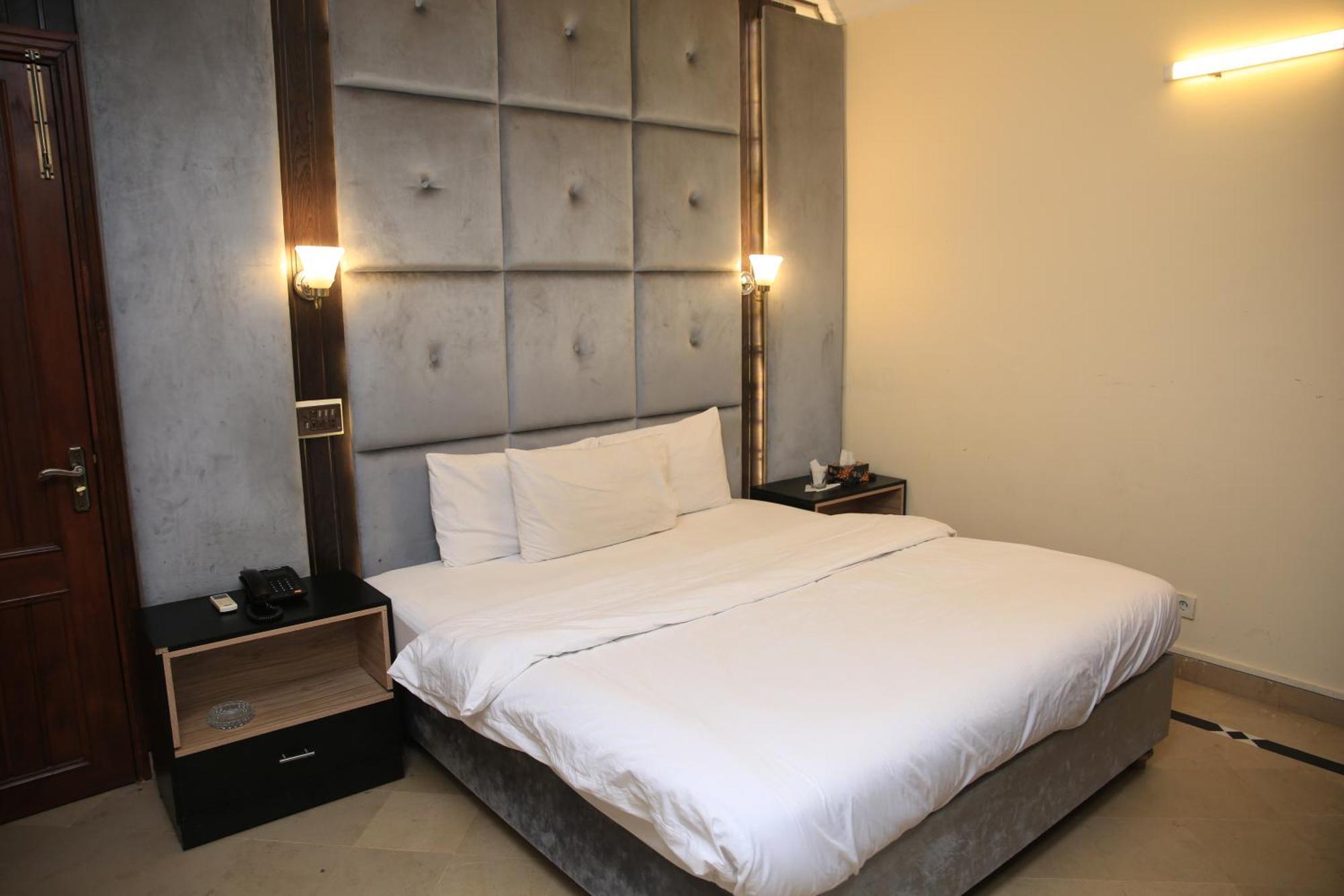 Orbit Residency F-7 Hotel Islamabad Exterior photo