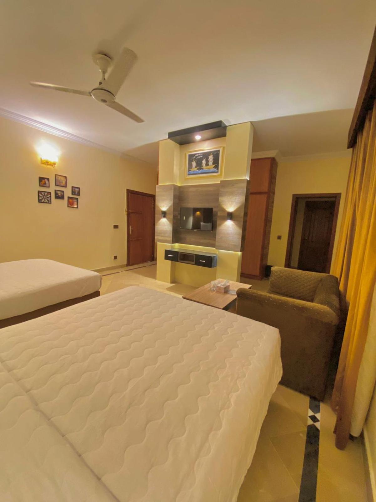 Orbit Residency F-7 Hotel Islamabad Exterior photo