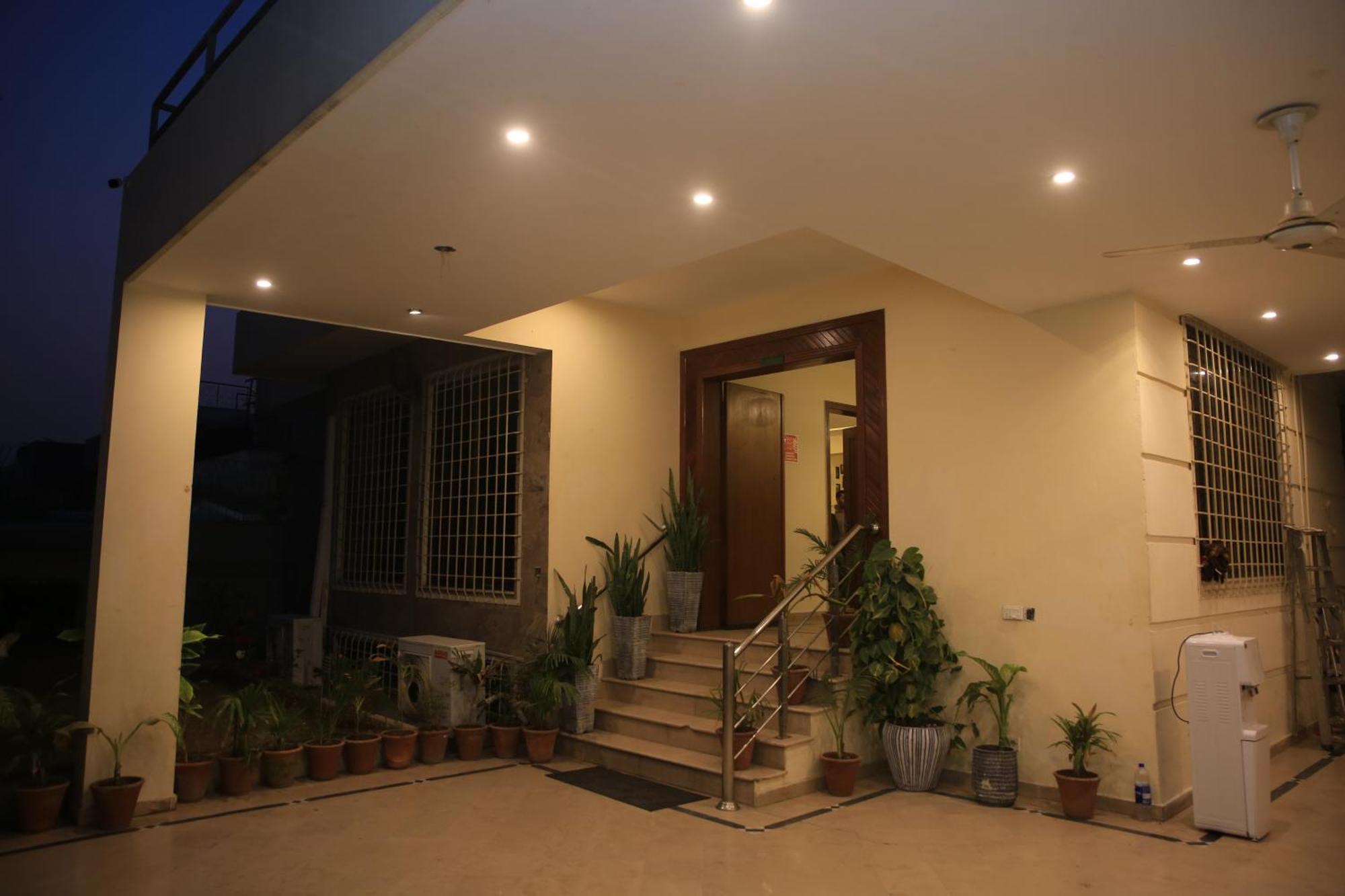 Orbit Residency F-7 Hotel Islamabad Exterior photo